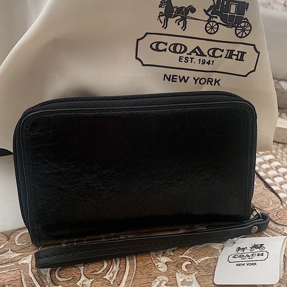 Coach Wristlet Black New With Tags - Picture 4 of 12